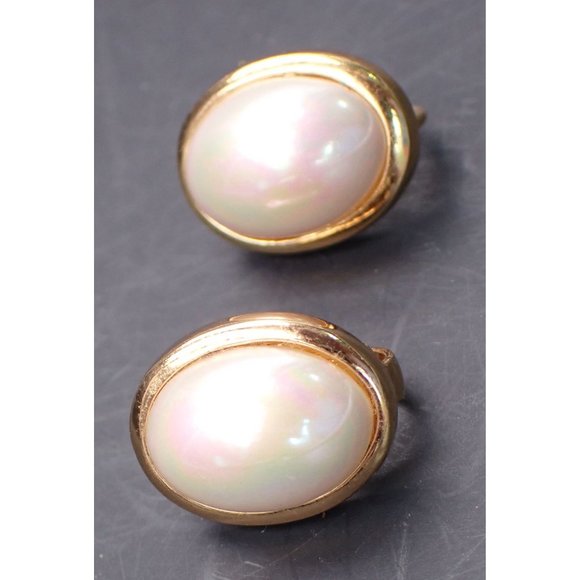 Christian Dior Oval Gold Tone Clip Earrings with Faux Pearl signed - Picture 3 of 5